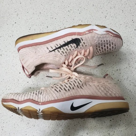 Nike Pink and Black Women's Sneakers - Picture 4 of 7